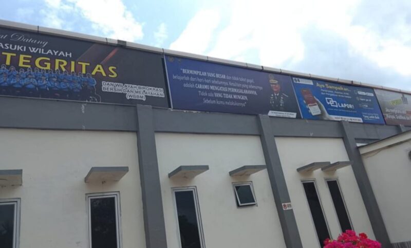 Kaburnya napi dari Lapas Labuhan Ruku membuka dugaan lemahnya pengamanan. Di sisi lain, sikap humas yang mempertanyakan izin pemberitaan menuai kritik dan dinilai mencederai kebebasan pers.
