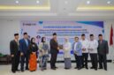 Bupati Batu Bara Baharuddin Siagian bersama Rektor UINSU dan para alumni saat kegiatan Sambung Rasa dan Temu Alumni S3 KPI di Sei Balai.