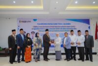 Bupati Batu Bara Baharuddin Siagian bersama Rektor UINSU dan para alumni saat kegiatan Sambung Rasa dan Temu Alumni S3 KPI di Sei Balai.