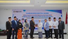Bupati Batu Bara Baharuddin Siagian bersama Rektor UINSU dan para alumni saat kegiatan Sambung Rasa dan Temu Alumni S3 KPI di Sei Balai.