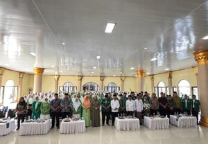 Peringatan Harlah ke-91 GP Ansor dan Harlah ke-76 Fatayat NU di Pesawaran berlangsung meriah di Islamic Center Gedongtataan. Ribuan kader NU, Banser, dan Fatayat NU memadati lokasi kegiatan dengan penuh semangat kebersamaan dan loyalitas organisasi. Kegiatan dihadiri Bupati Pesawaran serta sejumlah tokoh daerah dan pengurus NU sebagai momentum memperkuat persatuan, nilai keagamaan, dan peran sosial masyarakat.