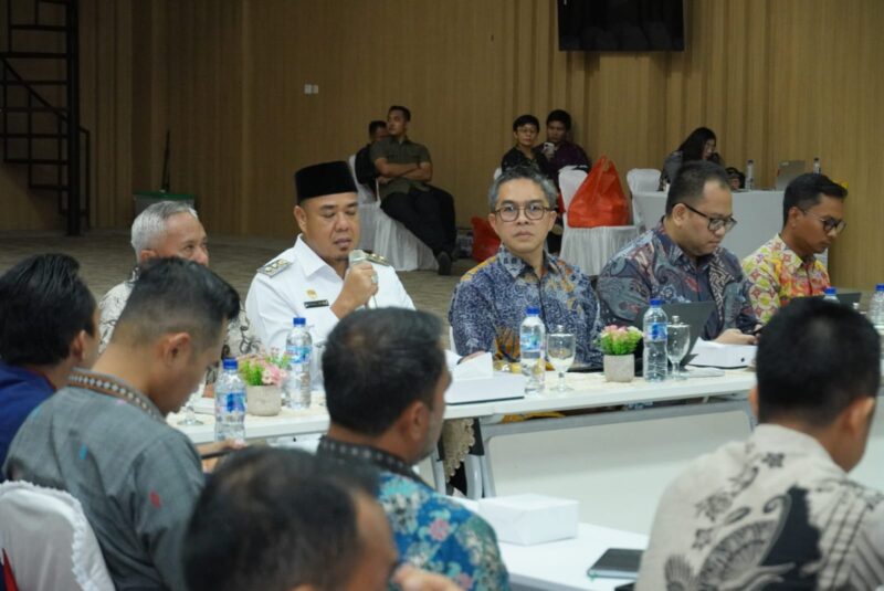 Kick Off Meeting proyek KPBU APJ Kabupaten Batu Bara digelar untuk mempercepat pembangunan penerangan jalan umum melalui skema kerja sama pemerintah dan badan usaha.