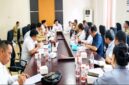 Suasana Rapat Dengar Pendapat (RDP) Komisi I DPRD Kabupaten Batu Bara bersama perwakilan masyarakat dan pihak PTPN IV Kebun Tanah Itam Ulu terkait keluhan parit batas yang berdampak pada lahan warga.