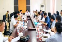 Suasana Rapat Dengar Pendapat (RDP) Komisi I DPRD Kabupaten Batu Bara bersama perwakilan masyarakat dan pihak PTPN IV Kebun Tanah Itam Ulu terkait keluhan parit batas yang berdampak pada lahan warga.