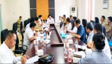 Suasana Rapat Dengar Pendapat (RDP) Komisi I DPRD Kabupaten Batu Bara bersama perwakilan masyarakat dan pihak PTPN IV Kebun Tanah Itam Ulu terkait keluhan parit batas yang berdampak pada lahan warga.