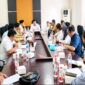 Suasana Rapat Dengar Pendapat (RDP) Komisi I DPRD Kabupaten Batu Bara bersama perwakilan masyarakat dan pihak PTPN IV Kebun Tanah Itam Ulu terkait keluhan parit batas yang berdampak pada lahan warga.