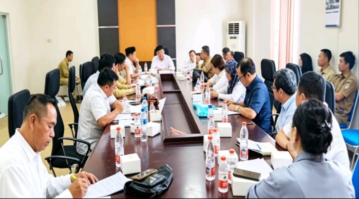 Suasana Rapat Dengar Pendapat (RDP) Komisi I DPRD Kabupaten Batu Bara bersama perwakilan masyarakat dan pihak PTPN IV Kebun Tanah Itam Ulu terkait keluhan parit batas yang berdampak pada lahan warga.