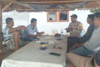 Bhabinkamtibmas Polsek Padang Tualang Aiptu M. Mahmud saat melaksanakan tatap muka dan dialog bersama warga Dusun Cinta Raja, Desa Namu Sialang, Kecamatan Batang Serangan, Kabupaten Langkat
