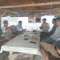 Bhabinkamtibmas Polsek Padang Tualang Aiptu M. Mahmud saat melaksanakan tatap muka dan dialog bersama warga Dusun Cinta Raja, Desa Namu Sialang, Kecamatan Batang Serangan, Kabupaten Langkat