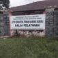 Papan identitas UPTD Pembibitan Ternak Kambing Saburai Balai Pelatihan milik Dinas Peternakan dan Kesehatan Hewan Provinsi Lampung di Kabupaten Pesawaran yang menjadi perhatian publik terkait dugaan jual bebas kambing aset daerah.
