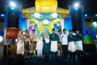 Bupati Batu Bara Baharuddin Siagian bersama Wakil Bupati Syafrizal menutup MTQ XIX Tingkat Kabupaten Batu Bara Tahun 2026 di Lapangan Indrasakti Indrapura, Kecamatan Air Putih, Sabtu malam (16/5/2026). Kecamatan Datuk Lima Puluh keluar sebagai juara umum.