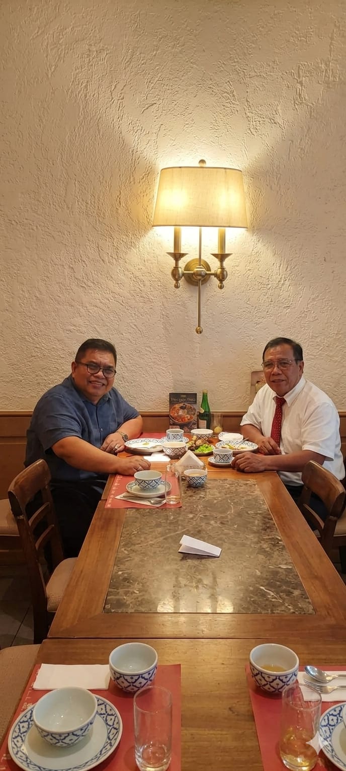 Opini ini membahas gagasan kedaulatan ekonomi berbasis desa sebagai respons terhadap liberalisme ekonomi global, dengan menekankan pentingnya koperasi, nilai Pancasila, dan kemandirian ekonomi rakyat untuk menjaga martabat bangsa Indonesia.