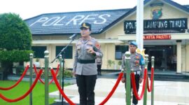 Suasana upacara Hari Kebangkitan Nasional ke-118 di Lapangan Satya Haprabu Polres Lampung Timur yang dipimpin langsung oleh Kapolres Lampung Timur AKBP Heti Patmawati, Rabu (20/5/2026).