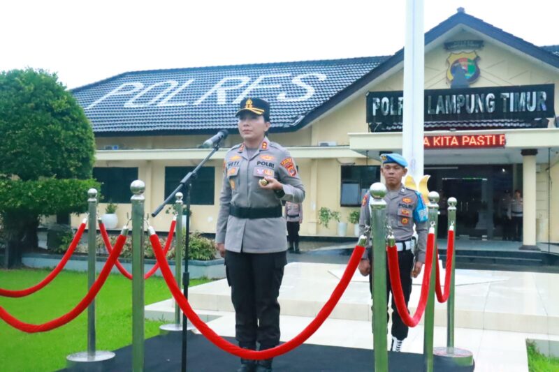 Suasana upacara Hari Kebangkitan Nasional ke-118 di Lapangan Satya Haprabu Polres Lampung Timur yang dipimpin langsung oleh Kapolres Lampung Timur AKBP Heti Patmawati, Rabu (20/5/2026).