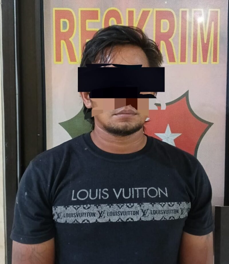 Pelaku berinisial TH saat diamankan oleh Tim Tekab 308 Presisi Polsek Gedong Tataan setelah ditangkap di Lampung Utara