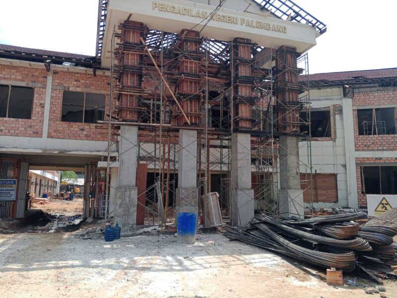 Peristiwa dugaan intimidasi dan pengusiran wartawan terjadi saat peliputan proyek renovasi di lingkungan Pengadilan Negeri Kelas IA Palembang yang diduga menghambat kerja jurnalistik.
