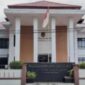 Kuasa hukum penggugat memberikan keterangan usai sidang perdana sengketa lahan di PN Suka Makmue, Kabupaten Nagan Raya.