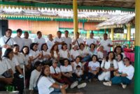 Komunitas Sembiring Farm menggelar refleksi Hari Buruh di Pantai Pondok Permai, mengangkat nilai solidaritas dan perlawanan terhadap ketimpangan sosial.