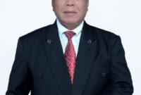 Hardiknas 2026 kembali diperingati dengan berbagai seremoni di seluruh Indonesia. Namun di balik perayaan tersebut, muncul kritik tajam terhadap kondisi nyata pendidikan, khususnya terkait kesejahteraan guru, beban administrasi, dan arah kebijakan yang dinilai belum menyentuh akar persoalan. Opini ini mengajak publik untuk menjadikan Hardiknas sebagai momentum refleksi, bukan sekadar rutinitas seremonial.