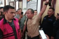 Kuasa hukum Saiful Abdi meluapkan protes keras saat sidang kasus dugaan korupsi proyek smartboard Disdik Langkat di Pengadilan Tipikor Medan.