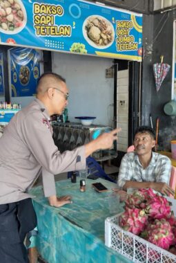 Gencar Sambang di Stabat, Bhabinkamtibmas Imbau Warga Waspada Curanmor dan Manfaatkan Call Center 110