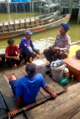 Patroli Sambang Nelayan, Satpolairud Polres Langkat Imbau Waspada Cuaca Ekstrem