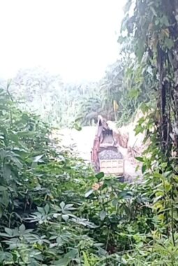 Diduga Galian C Ilegal Beroperasi di Dusun Gariang, Excavator Disinyalir Gunakan Solar Subsidi